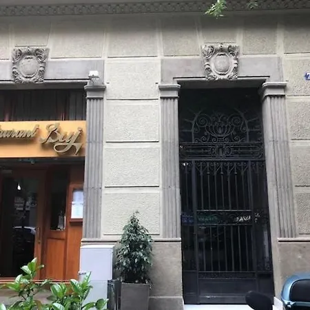 Apartment Centro Example *